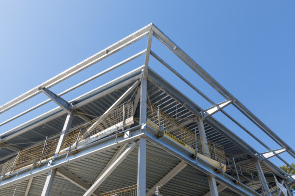 Brise-soleil charpente métallique