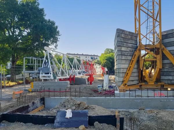 Montage d'une grue à tour Montage d'une grue à tour