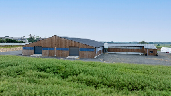 Chèvrerie – Mouterre Silly – Architecte : Jean-René Coupeau Chèvrerie – Mouterre Silly – Architecte : Jean-René Coupeau