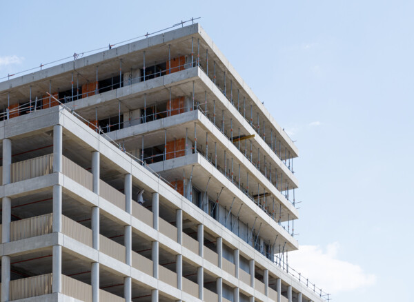 Étaiement et clavetage